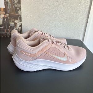 Nike Women’s Quest 5 Running Shoes in Barely Rose